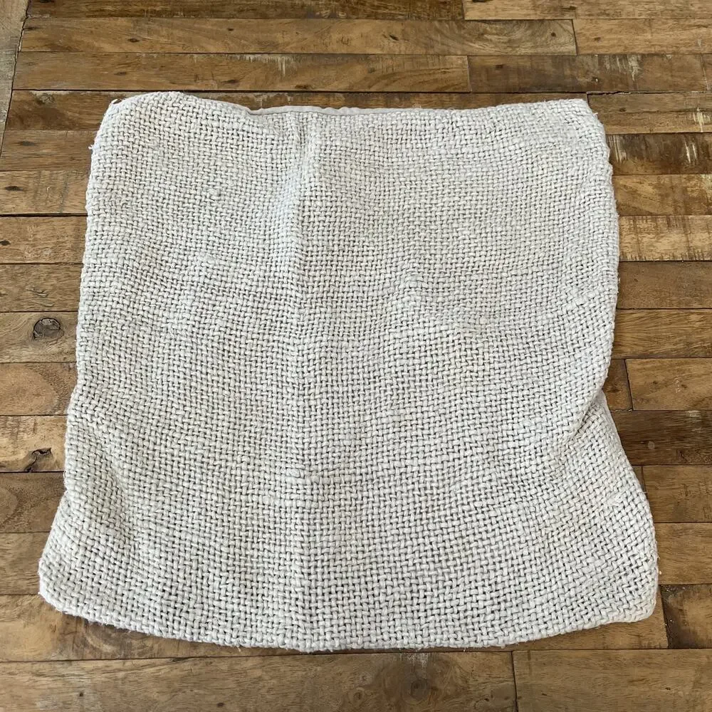 Pottery Barn Textured Woven Linen Pillow Covers Set of 2 20 in x 20 in
